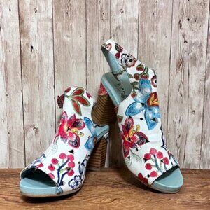 New L'artiste Spring Step white red floral slingback open toe booties heels